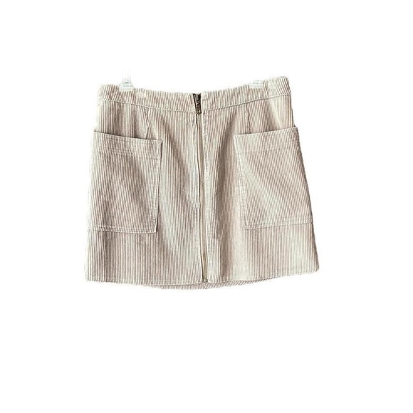 Corduroy front zipper beige mini skirt. Size large. - Picture 2 of 4